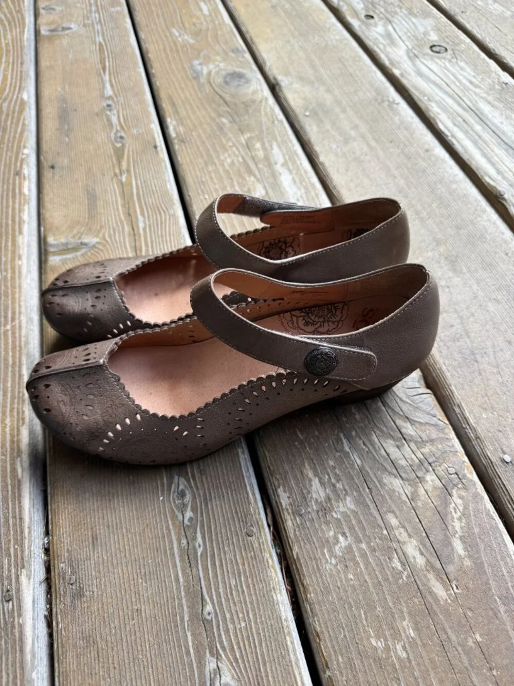 Taos Tango Mary Jane Cut Out Latte Leather Cutout Scalloped Shoes in Women's 9 - Picture 5 of 11